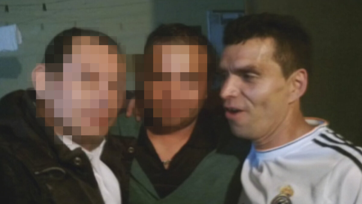 Luto en Bosa por crimen de William La madrugada de ayer, a menos de media cuadra de su casa, un hombre de unos 45 años, residente del barrio El Palmar (en la localidad de Bosa) fue víctima de un mortal ataque con arma blanca que lo dejó gravemente herido en vía pública.