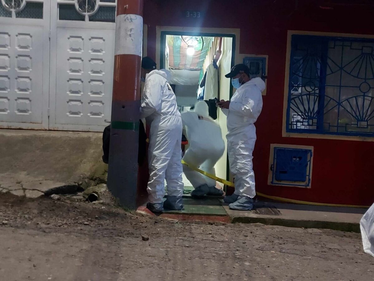 Menor habría asesinado a un hombre de 60 años en Usme Francisco Jiménez, de unos 60 años aproximadamente, fue vilmente asesinado dentro de su vivienda en el barrio Villa Alemania (Usme), en horas de la tarde de este miércoles.