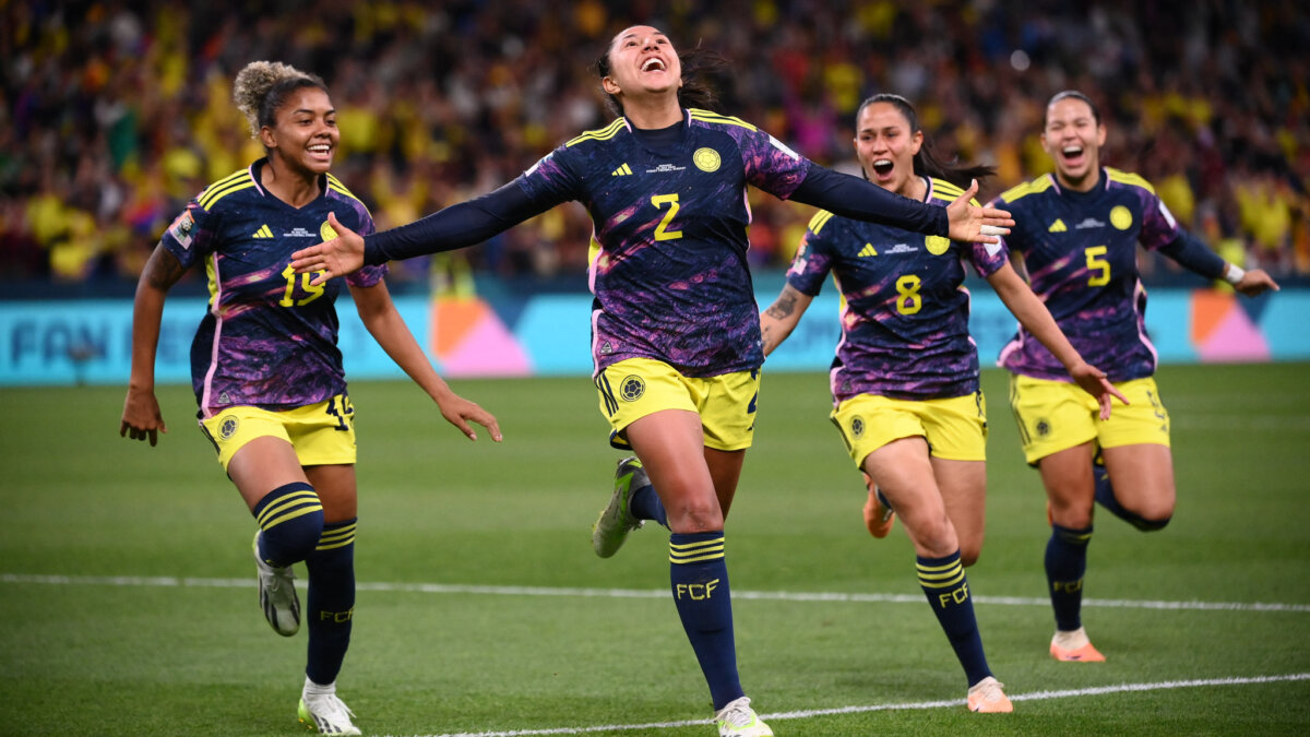 Muchachas, ¡Hay que hacer historia! 1 Muchachas, ¡Hay que hacer historia! La Selección Colombia definirá este martes ante Jamaica su paso a cuartos de final del Mundial Femenino.