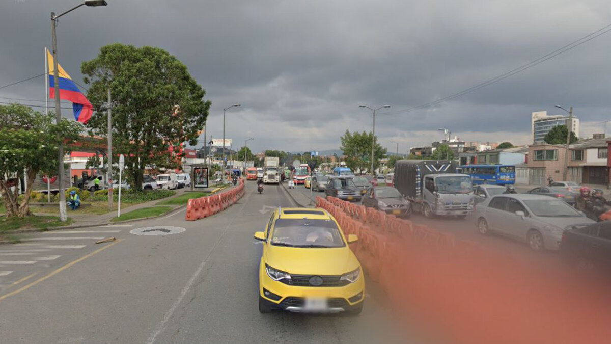Misteriosa muerte taxista en Engativá 4 Misteriosa muerte taxista en Engativá La comunidad del barrio Santa María del Lago, en la localidad de Engativá, se vio sorprendida ayer cuando se dieron cuenta de que al interior de un taxi había un hombre que no se movía. La preocupación por este ciudadano se incrementó cuando este no respondió a los llamados que le hacía.