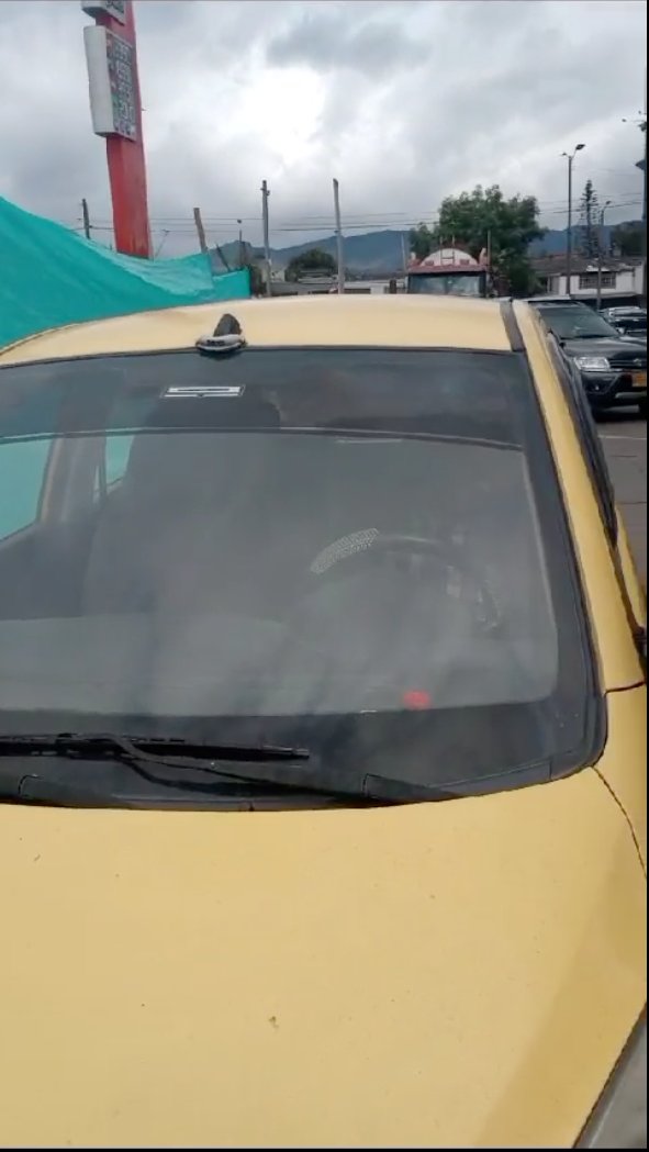 Misteriosa muerte taxista en Engativá La comunidad del barrio Santa María del Lago, en la localidad de Engativá, se vio sorprendida ayer cuando se dieron cuenta de que al interior de un taxi había un hombre que no se movía. La preocupación por este ciudadano se incrementó cuando este no respondió a los llamados que le hacía.