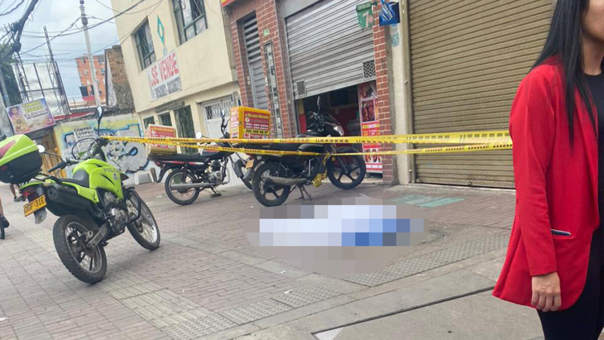 Hombre murió en plena vía de Suba Salitre Eran alrededor de las 11 de la mañana de este domingo, cuando un adulto mayor se desgonzó en plena vía pública del barrio Suba Salitre.
