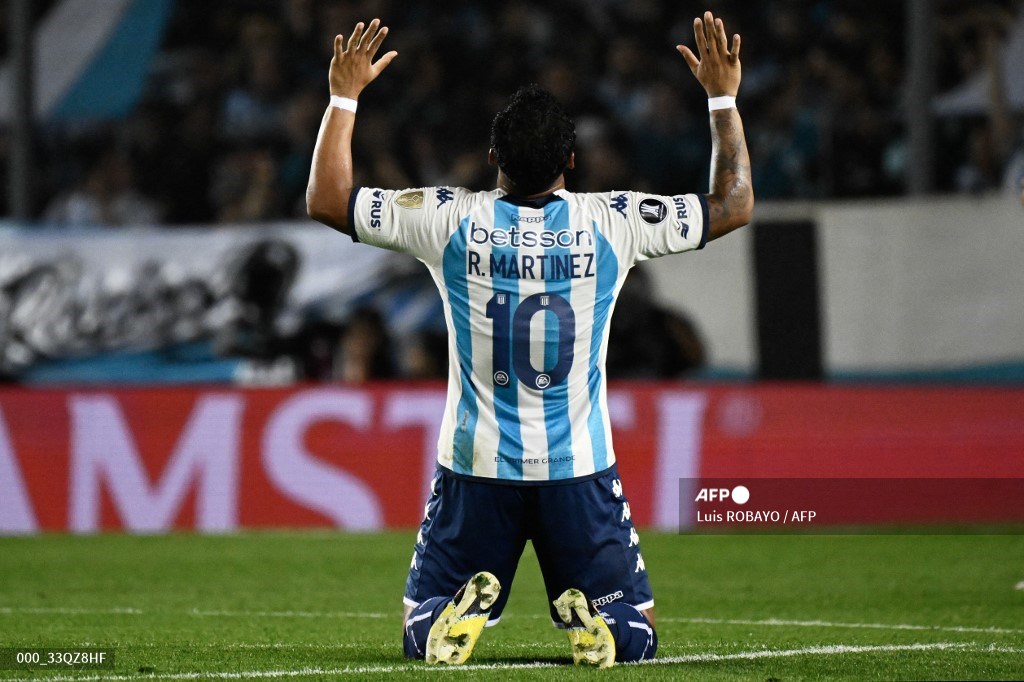 Atlético Nacional cayó goleado 3 a 0 ante Racing y quedó eliminado de la Copa Libertadores 2 Atlético Nacional cayó goleado 3 a 0 ante Racing y quedó eliminado de la Copa Libertadores Pese a haber logrado una ventaja de dos goles en el juego de ida en Medellín, Atlético Nacional sucumbió en su visita a Racing y quedó eliminado de la Copa Libertadores en un flojo partido.