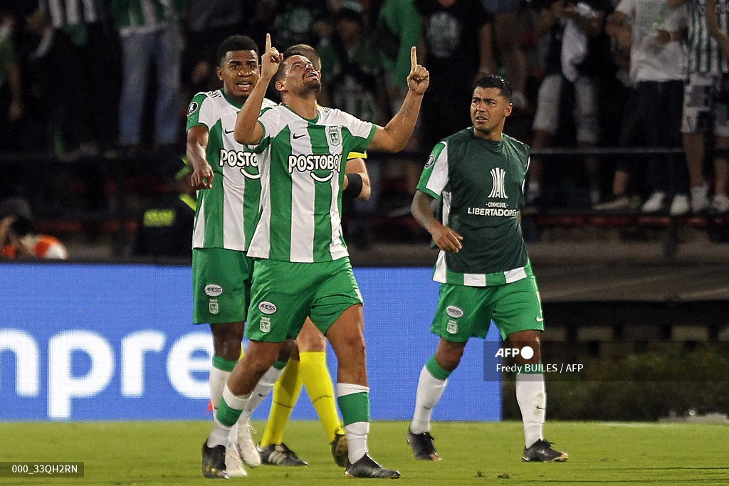 Atlético Nacional define ante Racing el cupo a cuarto de final en la Copa Libertadores Esta noche en Avellaneda (Argentina), Atlético Nacional buscará su paso a cuarto de final ante Racing, equipo al cual le ganó 4 a 2 en el juego de ida en el estadio Atanasio Girardot.