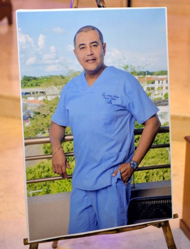 Nuevos detalles del sádico homicidio del médico Edwin Arrieta 2 Nuevos detalles del sádico homicidio del médico Edwin Arrieta Finalmente las autoridades tailandesas concluyeron las investigaciones para esclarecer el dramático homicidio de Edwin Arrieta, el cirujano plástico colombiano que fue asesinado por su novio, el español Daniel Sancho. Esto es lo que se conoció.