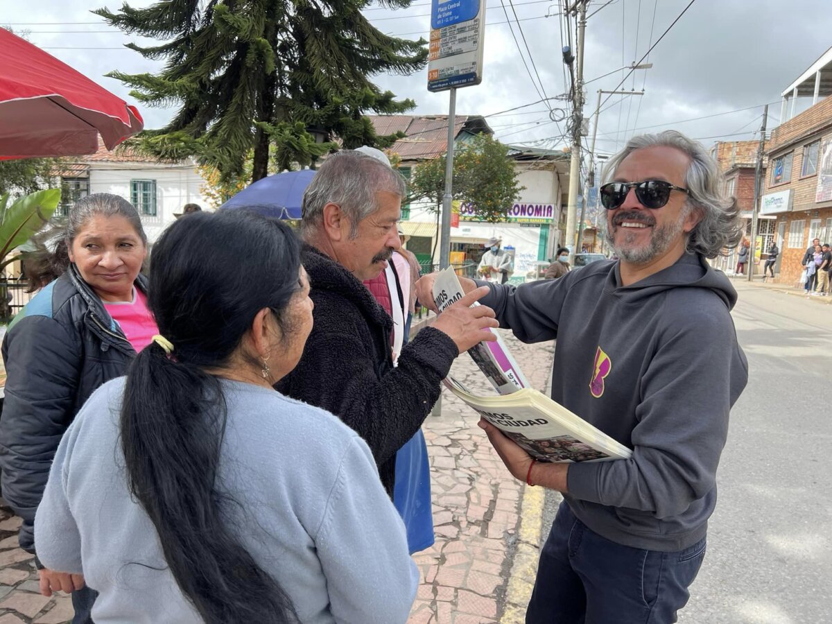 Oviedo les tiene el cálculo a los problemas de Bogotá 3 Oviedo les tiene el cálculo a los problemas de Bogotá Si hay algo que tenía muy claro Juan Daniel Oviedo es que no iba a dejar pasar su cuartico de hora, por eso tras salir de la dirección general del Dane no dudó en mostrar su interés por la Alcaldía Mayor de Bogotá.