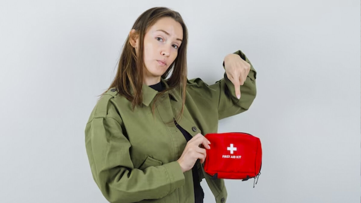 Pille lo que debe tener su kit de emergencias Ante el fuerte sismo registrado este jueves 17 de agosto, cuyo epicentro fue el departamento de Villavicencio y que se sintió en gran parte del centro del territorio del país, incluyendo Bogotá, es necesario saber qué elementos debe tener su kit de emergencias para que un evento de estos no lo cojan desprevenido.