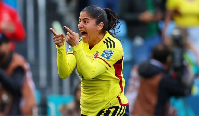 “Si me toca jugar de arquera, me meto”: Catalina Usme con la camiseta puesta
