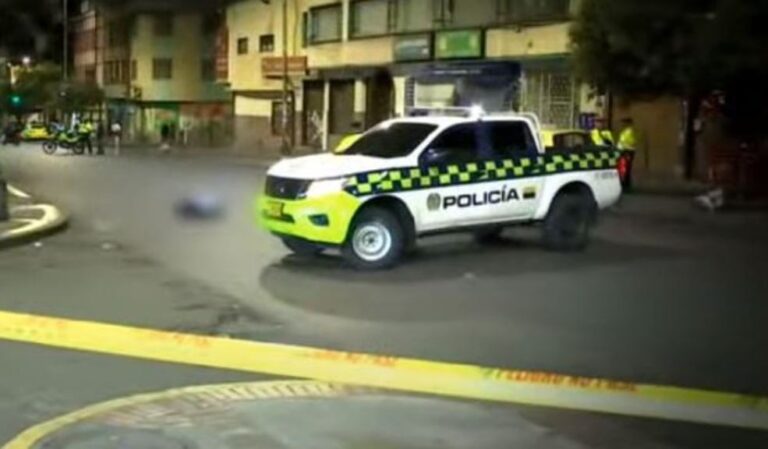 Hombre murió en plena vía tras recibir varios disparos en Los Mártires