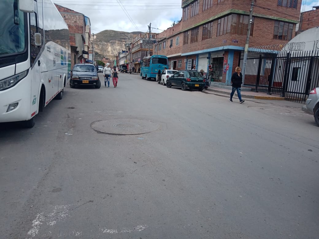 Riña terminó en asesinato y captura en Soacha 2 Riña terminó en asesinato y captura en Soacha Un hombre falleció en medio de una Riña en el barrio Santa María, del municipio de Soacha.