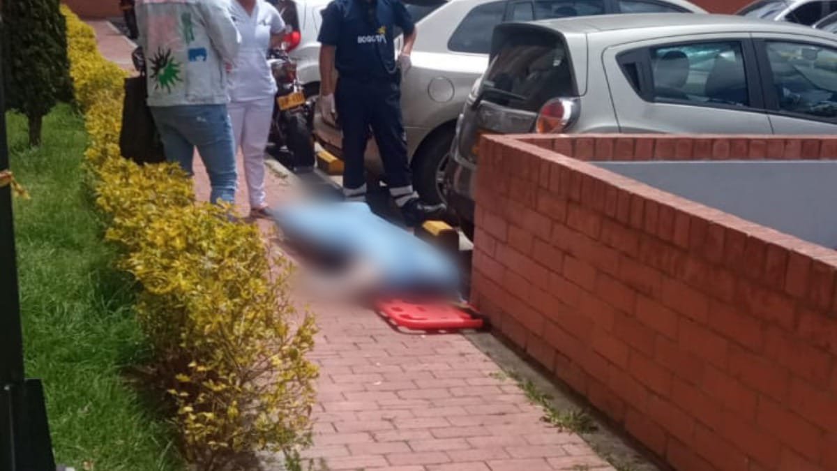 Una llamada habría sido la causa por la que una mujer se lanzó de un edificio durante el temblor