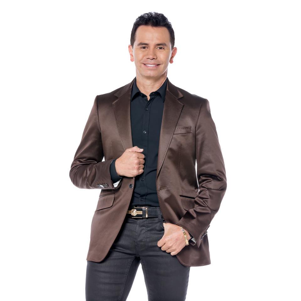 Jhonny Rivera reveló detalles de su relación con su joven novia 1 Jhonny Rivera reveló detalles de su relación con su joven novia En una conversación con Jhonny Rivera, nos reveló detalles de su vida personal y por supuesto de su carrera artística.