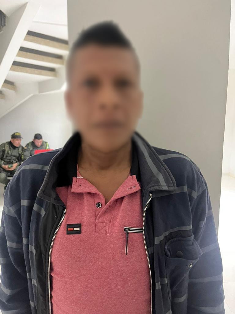Operativo contra el terrorismo dejó 7 capturas y la incautación de un arsenal de guerra 1 Operativo contra el terrorismo dejó 7 capturas y la incautación de un arsenal de guerra Siete capturados y la incautación de un arsenal de guerra e intendencia, dejan operaciones sostenidas contra el Grupo Armado Organizado Residual Estado Mayor Central.