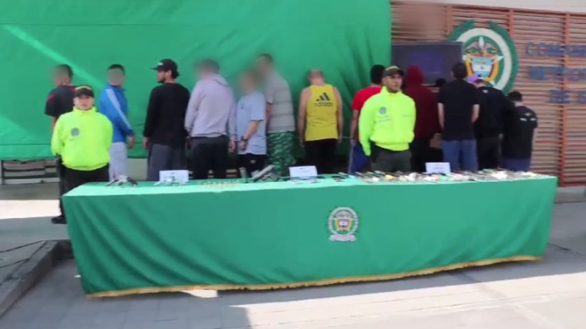Operativo contra la delincuencia deja 12 capturas en Soacha 1 Operativo contra la delincuencia deja 12 capturas en Soacha En las últimas horas, la Policía de Soacha logró la captura de 12 delincuentes por diferentes delitos en el municipio.