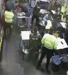 Estos fueron los momentos previos a la muerte del policía acusado de abusar a una menor 1 Estos fueron los momentos previos a la muerte del policía acusado de abusar a una menor