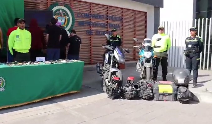 Operativo contra la delincuencia deja 12 capturas en Soacha 1 Operativo contra la delincuencia deja 12 capturas en Soacha En las últimas horas, la Policía de Soacha logró la captura de 12 delincuentes por diferentes delitos en el municipio.