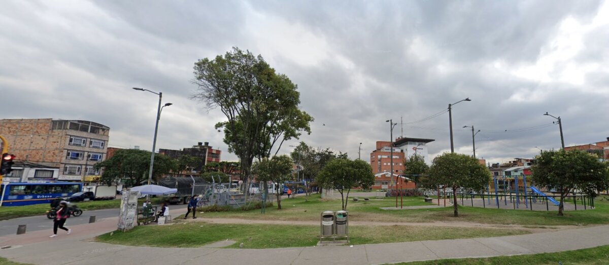 ¡Infame! Hallan perro desmembrado en Kennedy 1 ¡Infame! Hallan perro desmembrado en Kennedy La mañana de este miércoles, vecinos del barrio Abraham Lincoln, en Kennedy, se encontraron con una dolorosa escena de la que aún no se recuperan. En una esquina del barrio, rodeado de escombros y bolsas de basura, viandantes del sector se cruzaron con el cuerpo sin vida de un perro que horas atrás fue torturado y asesinado. El grueso de la comunidad rechazó el acto y piden a las autoridades celeridad y dureza con los responsables de este deleznable acto.