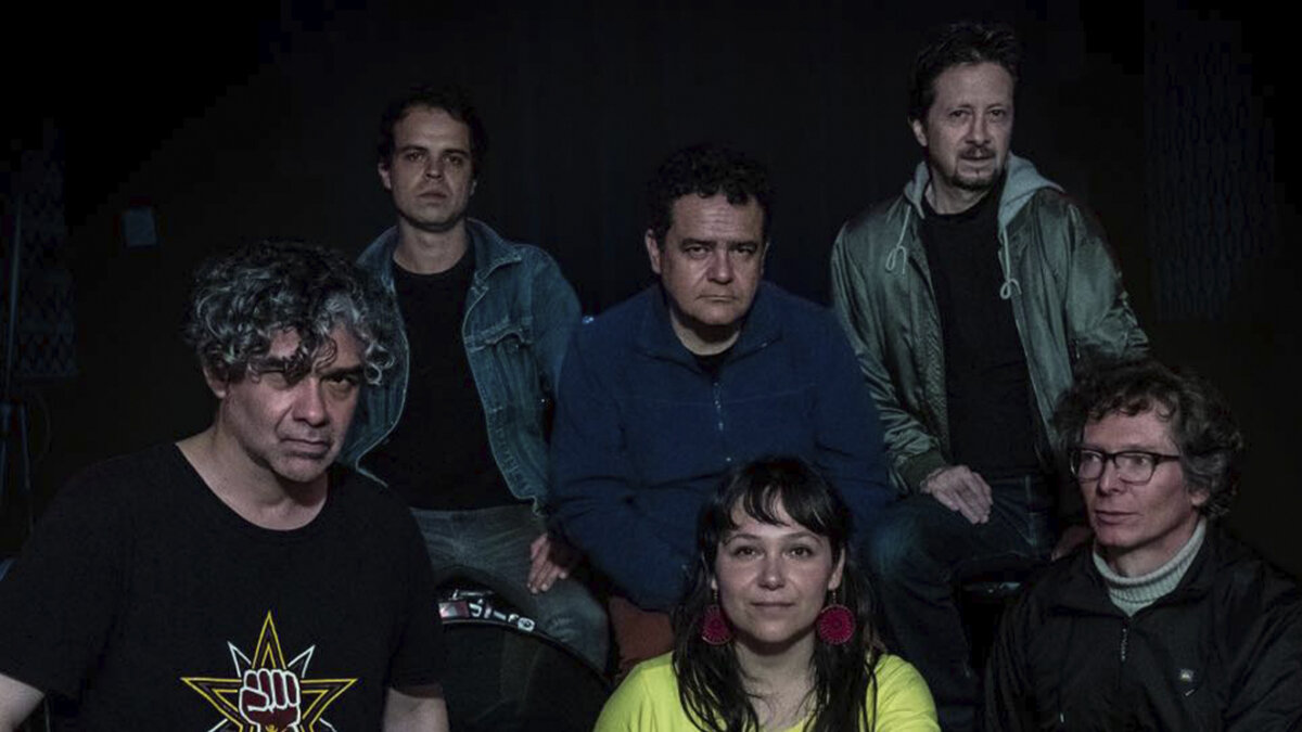 1280 Almas: La leyenda que nació en Kennedy Hablar de las 1280 Almas es referirnos a una de las bandas más importantes del rock nacional en su historia. Con 30 años de trayectoria, esta agrupación bogotana, que mezcla géneros como el punk, el ska y los ritmos latinos, es reconocida por mostrar en sus canciones su perspectiva de la realidad colombiana, la cual identificó a miles de jóvenes.