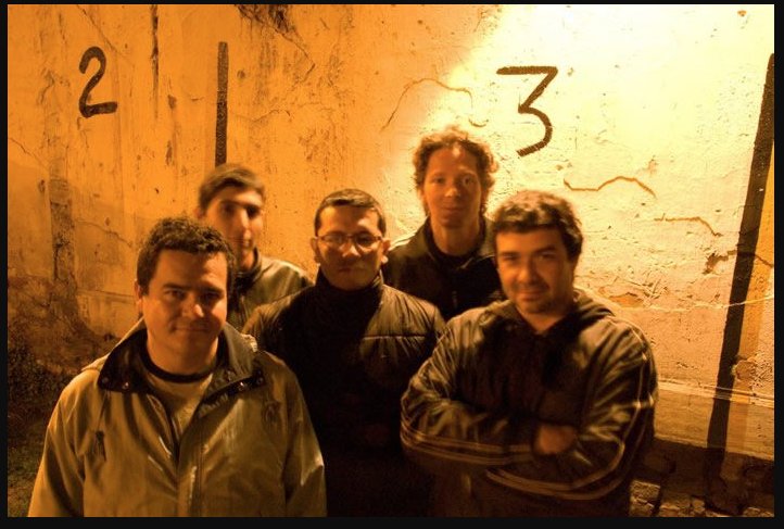 1280 Almas: La leyenda que nació en Kennedy 2 1280 Almas: La leyenda que nació en Kennedy Hablar de las 1280 Almas es referirnos a una de las bandas más importantes del rock nacional en su historia. Con 30 años de trayectoria, esta agrupación bogotana, que mezcla géneros como el punk, el ska y los ritmos latinos, es reconocida por mostrar en sus canciones su perspectiva de la realidad colombiana, la cual identificó a miles de jóvenes.
