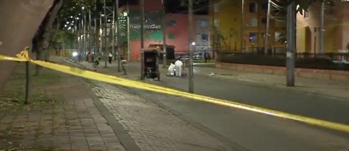 A bala asesinan a un hombre que se movilizaba en un bicitaxi en Bosa Dos sujetos que se movilizaban en una motocicleta acabaron con la vida de un hombre de aproximadamente 30 años, que viajaba en un bicitaxi, en Bosa.