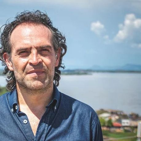 Fiscalía abre investigación por amenazas contra Fico Gutiérrez La Fiscalía General de la Nación anunció la apertura de una investigación para dar con los responsables de las amenazas que el exalcalde de Medellín, Federico Gutiérrez, habría sido recibido.