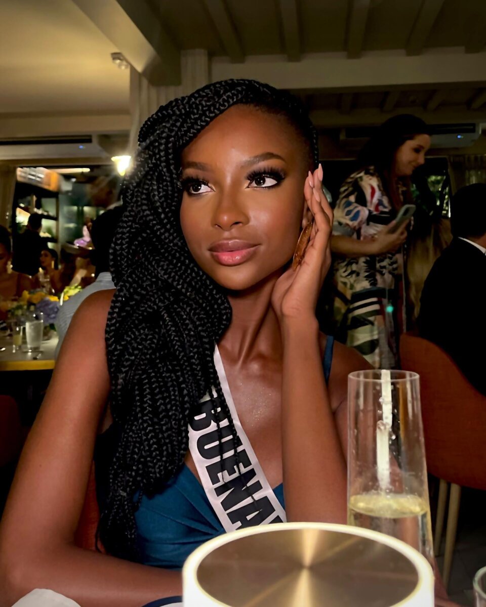 "Usaba clorox para aclarar mi piel": desgarrador relato de Miss Buenaventura 1 "Usaba clorox para aclarar mi piel": desgarrador relato de Miss Buenaventura La señorita Buenaventura reveló que de niña usaba clorox para aclarar su piel.
