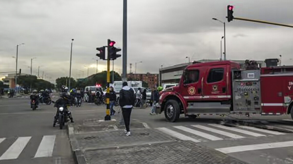 Accidente de tránsito cobró la vida de una niña en Bosa Una niña que había salido de su casa con destino al colegio, falleció en medio de un aparatoso accidente de tránsito, en la localidad de Bosa.