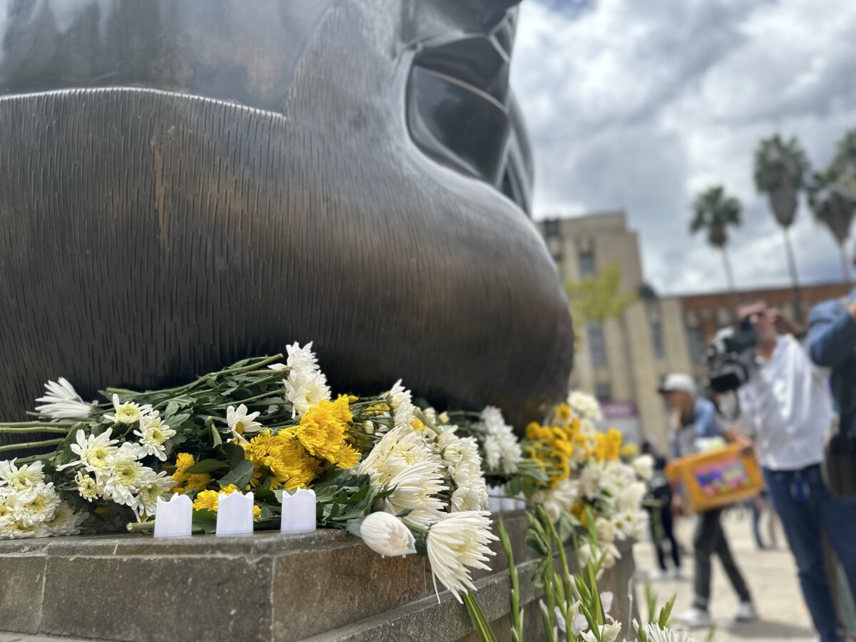 Agéndese para darle el adiós a Botero Hacia las 8 de la noche de hoy llegarán los restos mortales de Fernando Botero, el máximo exponente del arte en el país y quien falleció el pasado 15 de septiembre en Europa.