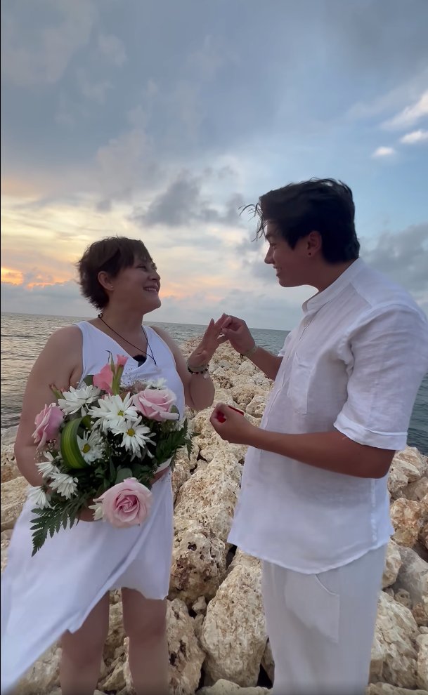 Alina Lozano y Jim Velásquez se "casaron" en la playa de Cartagena 1 Alina Lozano y Jim Velásquez se "casaron" en la playa de Cartagena Después de anunciar la terminación de su relación y compromiso anterior, Alina Lozano y Jim Velásquez se han reconciliado. A pesar de su separación, se les ha visto recientemente disfrutando de un viaje en Cartagena, lo que llevó a especulaciones sobre su relación. Aunque hubo fotos que sugerían una reconciliación, la pareja no había confirmado nada oficialmente.