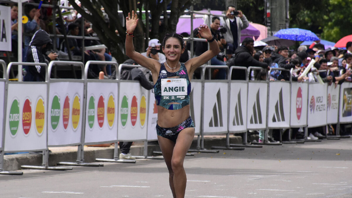 Angie Orjuela, de Ciudad Bolívar a los Olímpicos Angie Orjuela cumplirá, por tercera vez en su carrera, el sueño de participar en los Juegos Olímpicos. La bogotana de 34 años logró el cupo a las justas de París 2024 el pasado domingo, cuando logró un tiempo de 2 horas, 24 minutos y 35 segundos en la Maratón de Berlín (Alemania); bajó la marca mínima que necesitaba para avanzar, que es de 2 horas, 26 minutos y 50 segundos. 