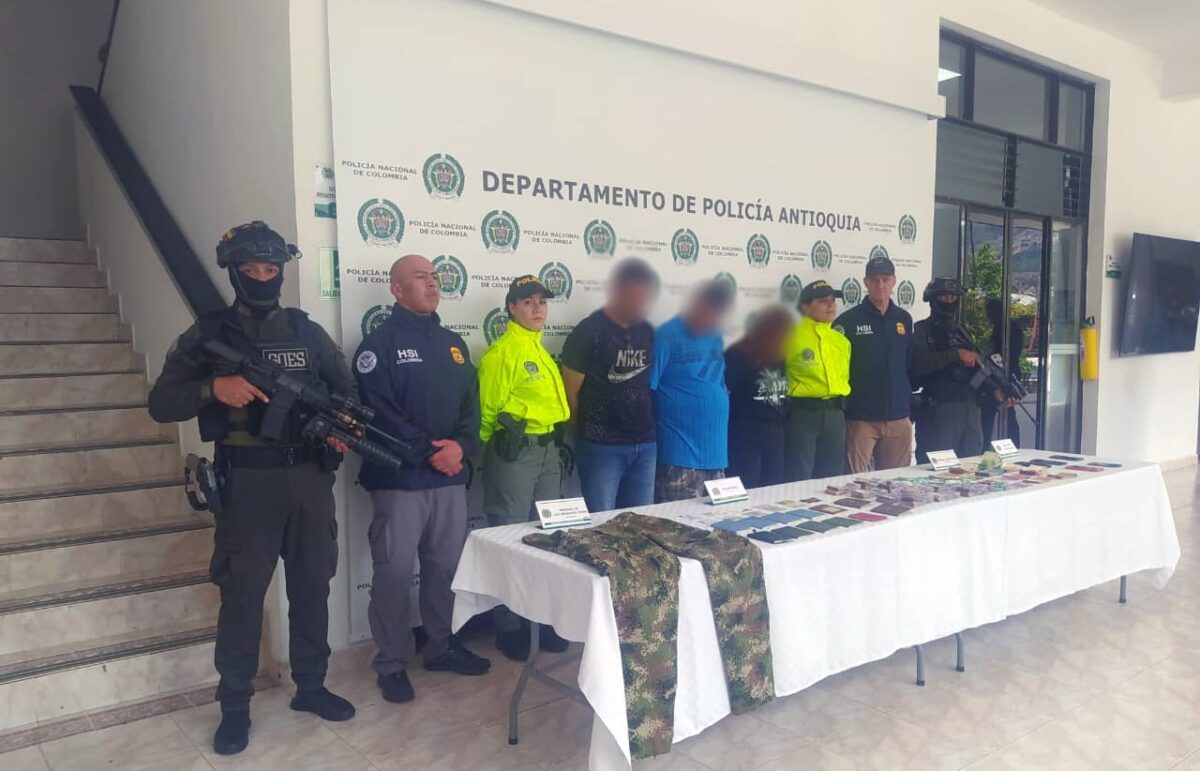 Cae organización dedicada al tráfico de migrantes en Colombia Un trabajo articulado entre la Policía a través de la Dirección de Investigación Criminal e Interpol, Fiscalía y el apoyo de la Oficina de Investigaciones de Seguridad Nacional de los Estados Unidos (HSI), dio como resultado la desarticulación de una organización criminal trasnacional dedicada al tráfico de migrantes.