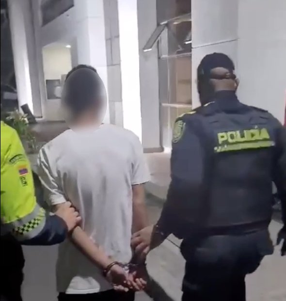 Capturaron a hombre que mató a el dueño de un local por no dejarlo entrar 1 Capturaron a hombre que mató a el dueño de un local por no dejarlo entrar Capturaron a un hombre señalado de homicidio, luego de haber discutido con el dueño de un local.