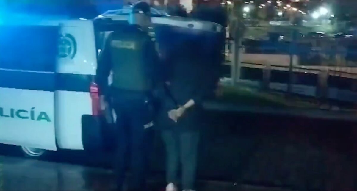 Capturaron en Usme a una mujer buscada por homicidio La Policía Metropolitana de Bogotá informó que en a la altura de la Calle 55 sur con Carrera 4k, en el barrio Danubio Azul de la localidad de Usme, se capturó a una mujer buscada por las autoridades por el delito de homicidio agravado.
