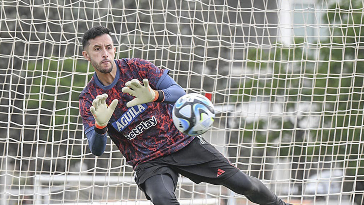 Con Díaz en ataque y Vargas en el arco: así va Colombia a la cancha ante Venezuela por el juego de Eliminatoria 7 Con Díaz en ataque y Vargas en el arco: así va Colombia a la cancha ante Venezuela por el juego de Eliminatoria A pocos minutos del inicio del debut de Colombia, la Federación Colombiana de Fútbol confirmó los jugadores que dirán presente ante la 'Vinotinto'.