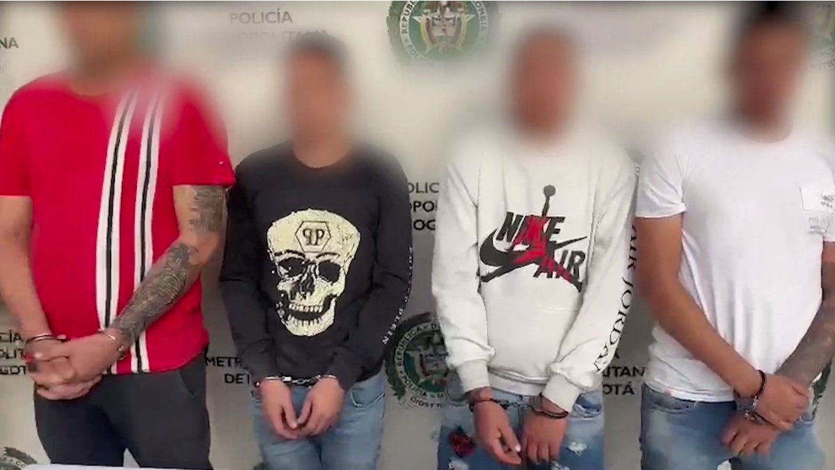 Capturan a pillos que extorsionaban haciéndose pasar por integrantes del 'Tren de Aragua' Capturan a cuatro bandidos que se hacían pasar como integrantes del 'Tren de Aragua' para extorsionar a sus víctimas.