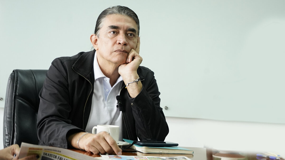 El de 'Pandillas' va por la Alcaldía Gustavo Bolívar es especialista en abrir el debate, ya sea por sus declaraciones, sus posturas o porque las personas se acuerdan que él fue el autor de ‘Pandillas, guerra y paz’ y ‘Sin tetas no hay paraíso’.