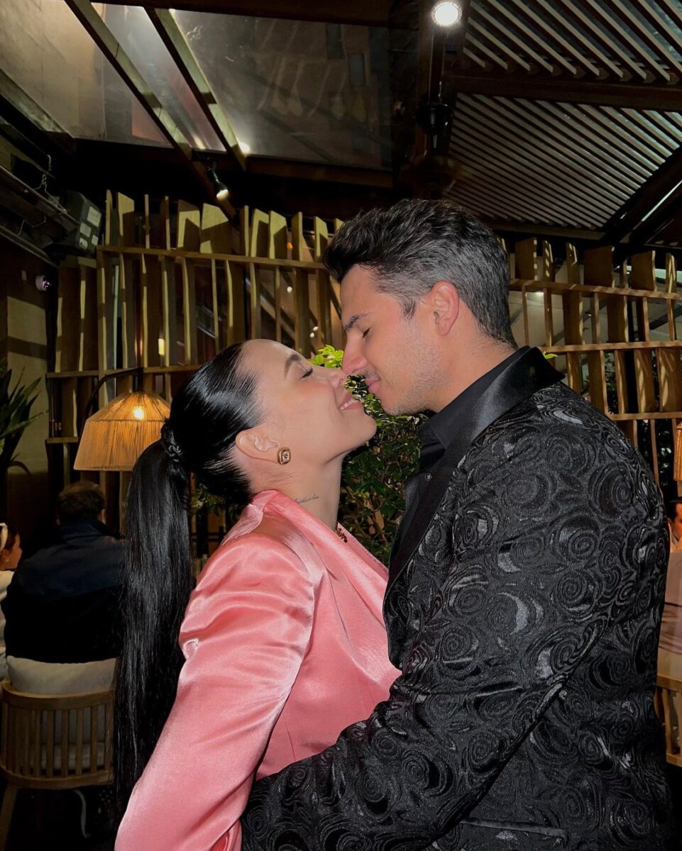 Pipe Bueno y Luisa Fernanda W se casan: así fue la propuesta en Dubái 2 Pipe Bueno y Luisa Fernanda W se casan: así fue la propuesta en Dubái Pipe Bueno le hizo romántica propuesta de matrimonio a Luisa Fernanda W en Dubái.