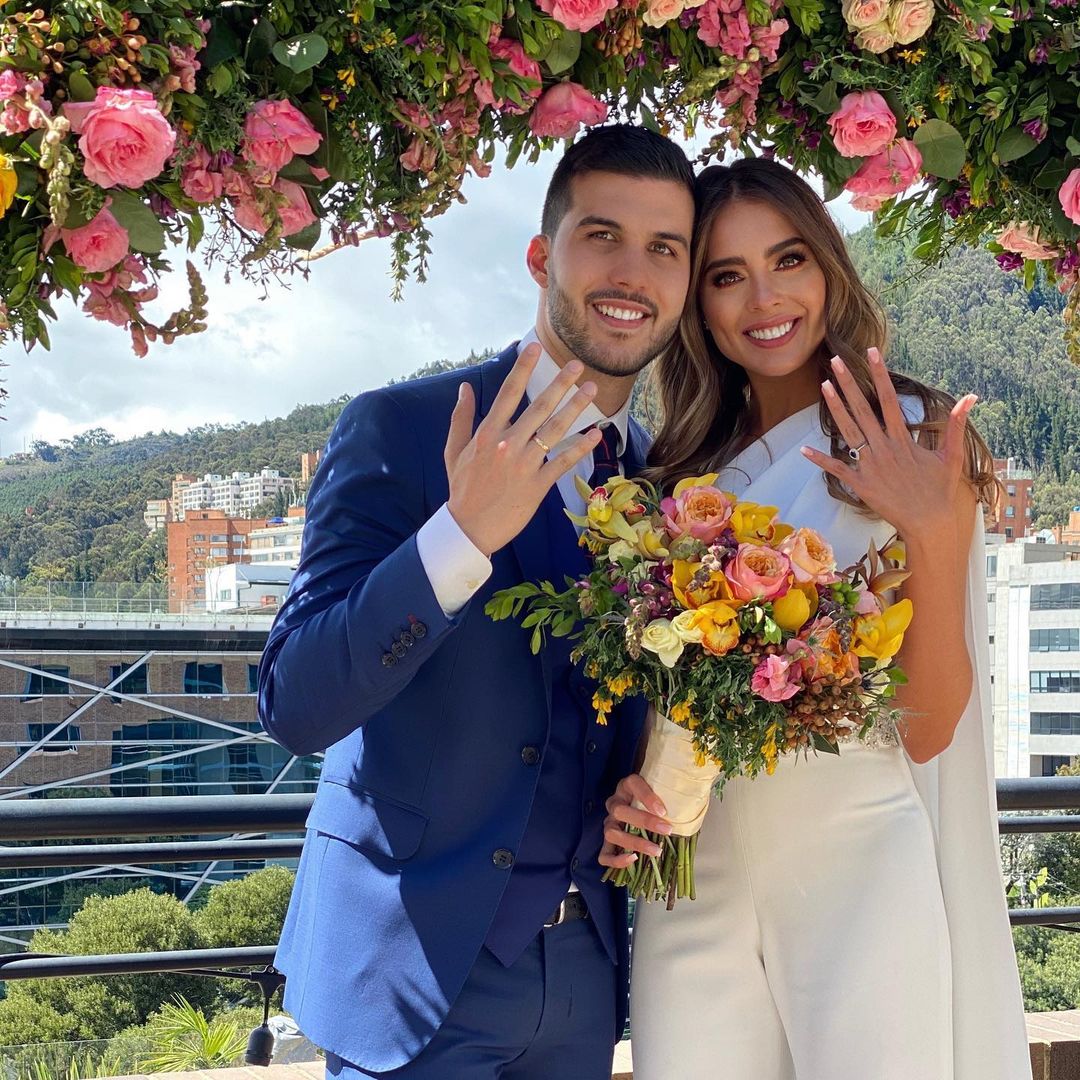 Este es el apuesto esposo de Camila Avella, la nueva Miss Universo Colombia La candidata que se llevó la atención del público y los medios fue Camila Avella, quien se llevó la corona de Miss Colombia