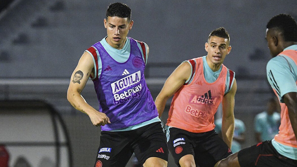 ¡Qué ternura! James Rodríguez y su promesa a un niño que lo esperó por varias horas en Barranquilla Esta fue la promesa que le hizo James Rodríguez a un niño que lo espero varias horas en Barranquilla.