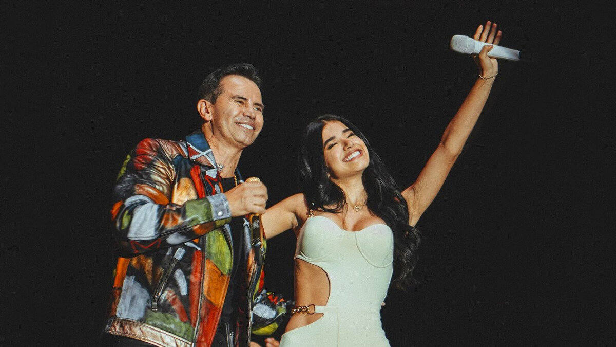 Jhonny Rivera y su novia anunciaron al nuevo miembro de su familia, ¡ella lloró de la emoción! En pleno amor y amistad, Jhonny Rivera y su pareja son oficialmente una familia, con este nuevo miembro.