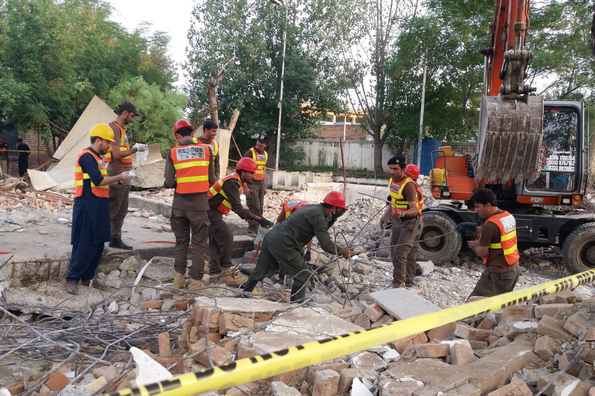 Más de 50 muertos dejó atentado a una procesión en Pakistán Más de 50 personas murieron y decenas resultaron heridas este viernes en un ataque con bomba contra una procesión para conmemorar el natalicio del profeta Mahoma en el suroeste de Pakistán, en la provincia de Baluchistán.