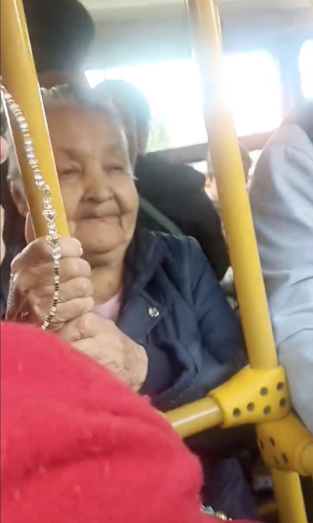 El platal que deberá pagar por no ceder la silla en TransMilenio Esta es la multa que deberá pagar por no ceder la silla en TransMilenio.
