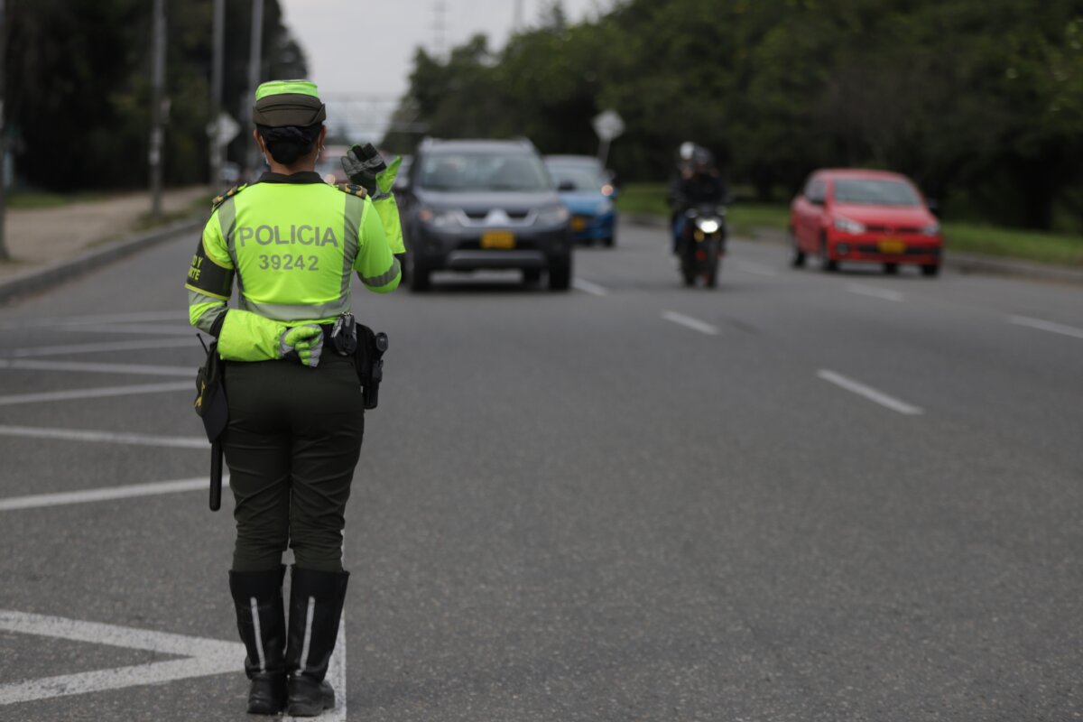 Pille el pico y placa para hoy Siendo así, los vehículos podrán circular de la siguiente manera: en los días pares, los automóviles cuya placa termine en 6, 7, 8, 9 y 0 y en los días impares los terminados en 1, 2, 3, 4 y 5.