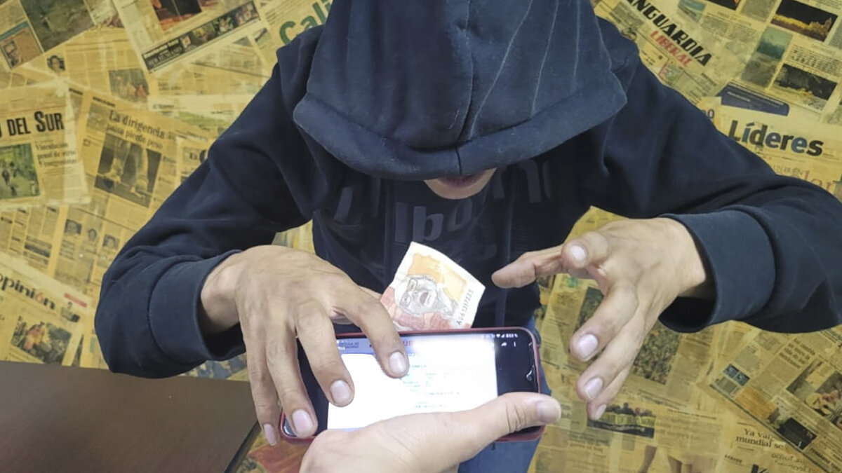 Estos son los mensajes que utilizan para estafar o robar datos de su celular Este tipo de mensajes que son utilizados para estafar y robar datos importantes de los celulares, han incrementado según la Policía Nacional.