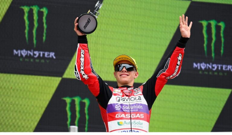 El colombiano David Alonso ganó el Gran Premio de Cataluña en el Moto GP