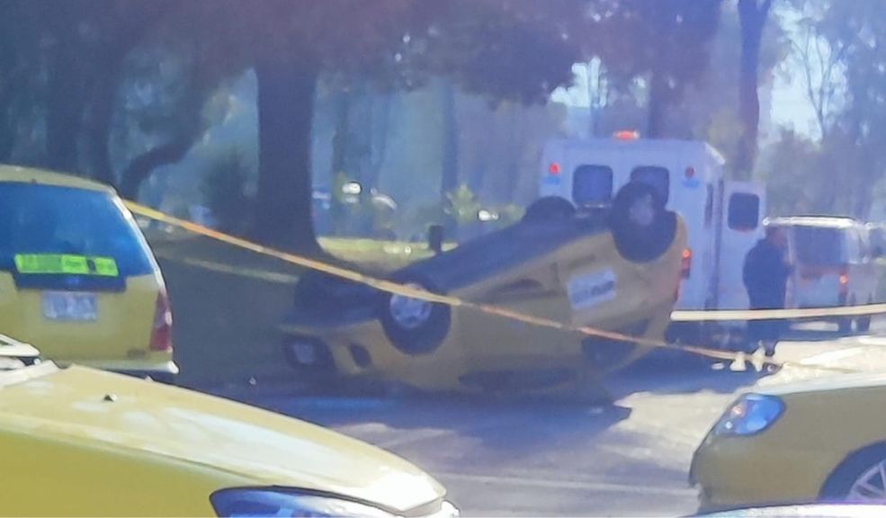 Grave accidente de tránsito entre taxistas afecta la movilidad en Puente Aranda 7 Grave accidente de tránsito entre taxistas afecta la movilidad en Puente Aranda