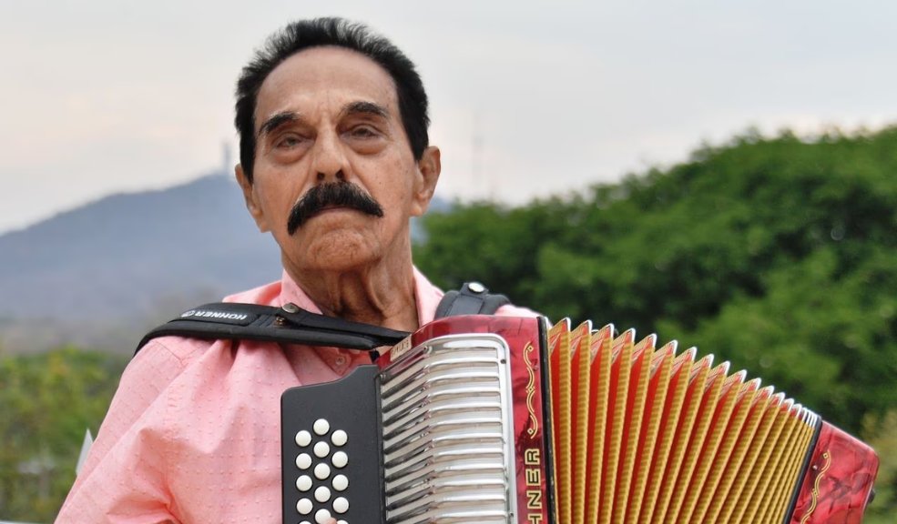 Luto en la música: falleció Miguel López, rey de la Leyenda Vallenata El hecho fue reportado por sus familiares, quienes afirmaron que el fallecimiento se produjo en la madrugada de este martes, mientras permanecía internado en el Instituto Cardiovascular de Valledupar, luego de recaer con sus quebrantos de salud que lo afectaban desde agosto, cuando fue diagnosticados con bronconeumonía.
