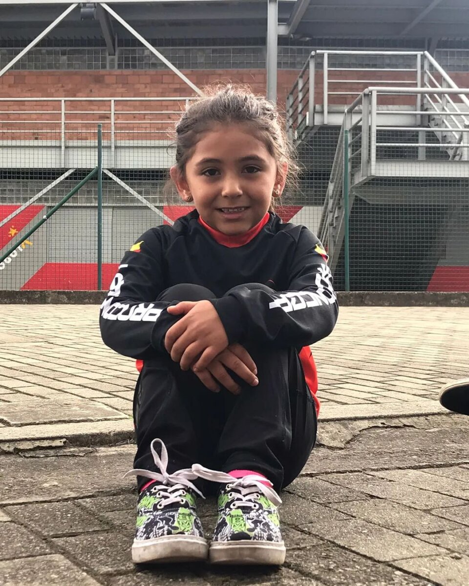 Salomé, la joya del BMX bogotano Salomé Rico Torres tiene apenas 6 años, pero a pesar de su corta edad es considerada la 'Joya del BMX'. Es la bicicrocista más joven en correr competencias oficiales de Colombia.