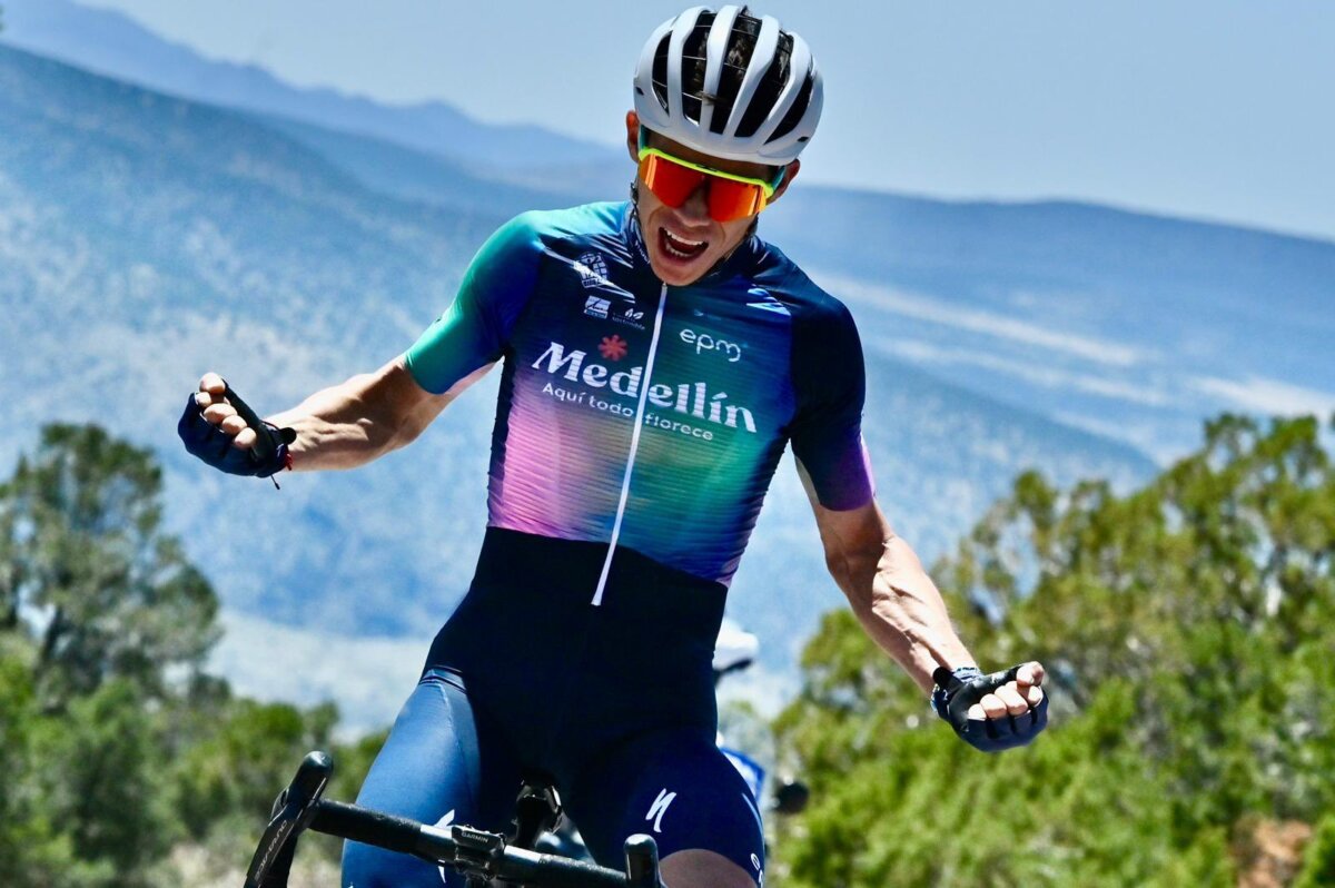Secuestraron a 'Superman' López en su propia casa El ciclista colombiano Miguel Ángel 'Superman' López fue retenido en contra de su voluntad durante tres horas dentro de su casa en el municipio de Pesca en Boyacá.