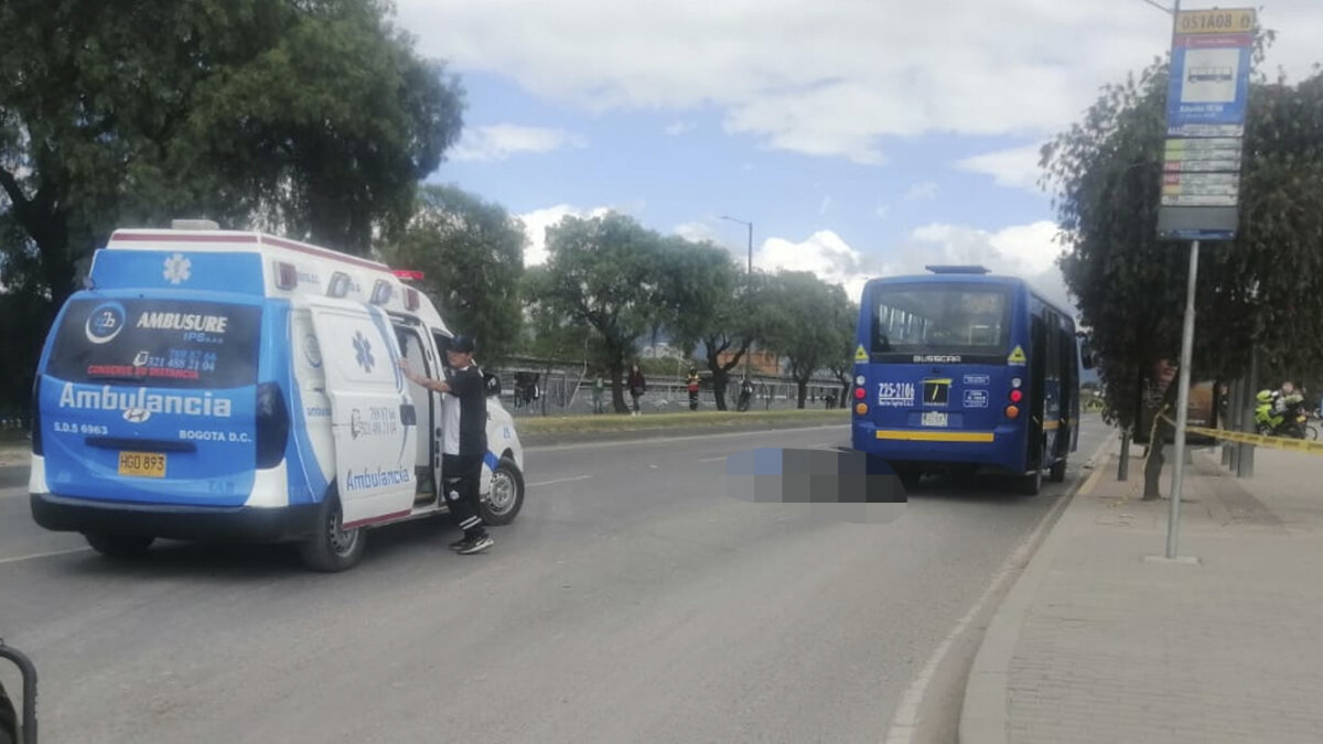 Trágico accidente cobró la vida de un motociclista en Kennedy 10 Trágico accidente cobró la vida de un motociclista en Kennedy Motociclista murió tras chocar con un bus del Sitp en Kennedy.